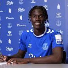 Amadou Onana intéressé par Arsenal